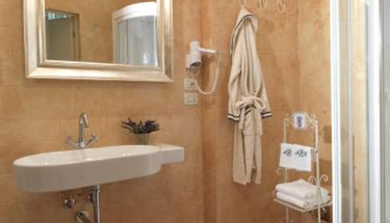 Info - Antica Casa Zucchini B&B