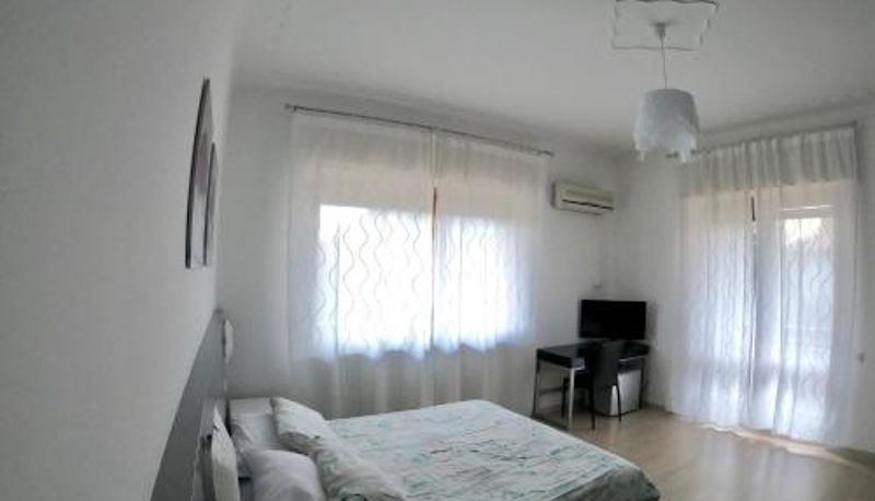 Tripla - Bella Vita Guesthouse -parcheggio privato interno