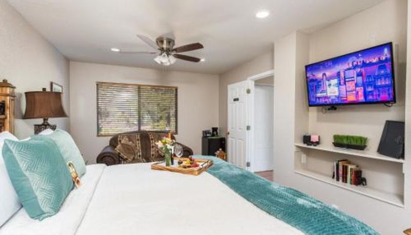 Zimmer - Whispering Creek Bed & Breakfast