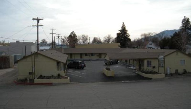 Info - Lone Pine Budget Inn
