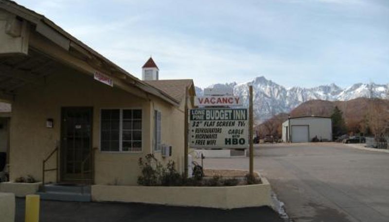 View - Lone Pine Budget Inn