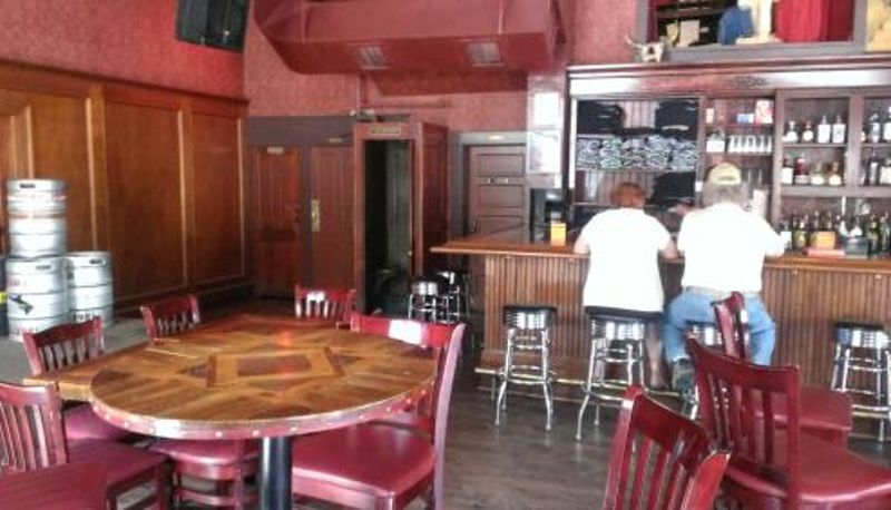 Bar - Connor Hotel