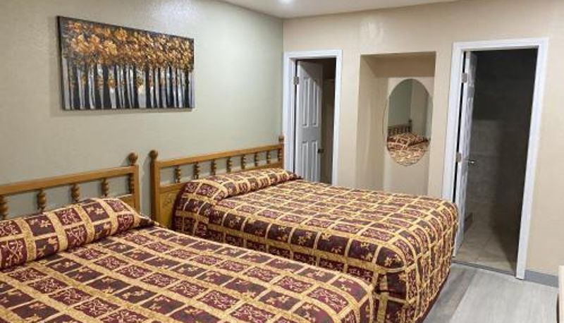 Zimmer - City Center Motel - Oxnard