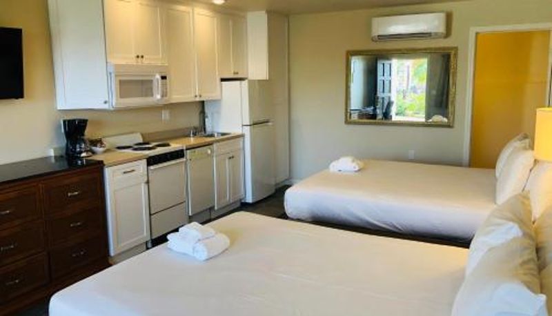 Info - Moonlight Beach Motel