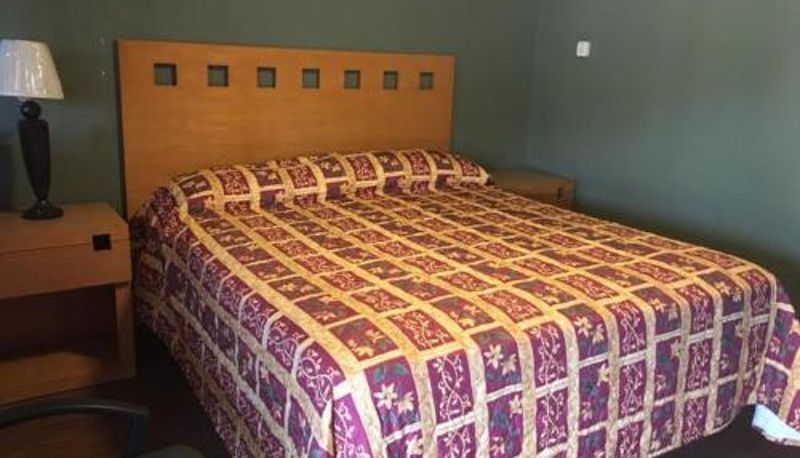 Info - Townhouse Motel - West Sacramento