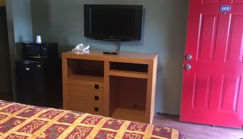 Info - Townhouse Motel - West Sacramento