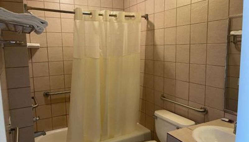 Bathroom - Kings Rest Motel