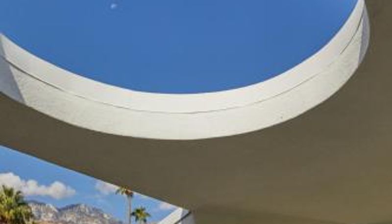 Buitenruimte van het hotel - Twin Palms Resort - A Gay Men's Resort