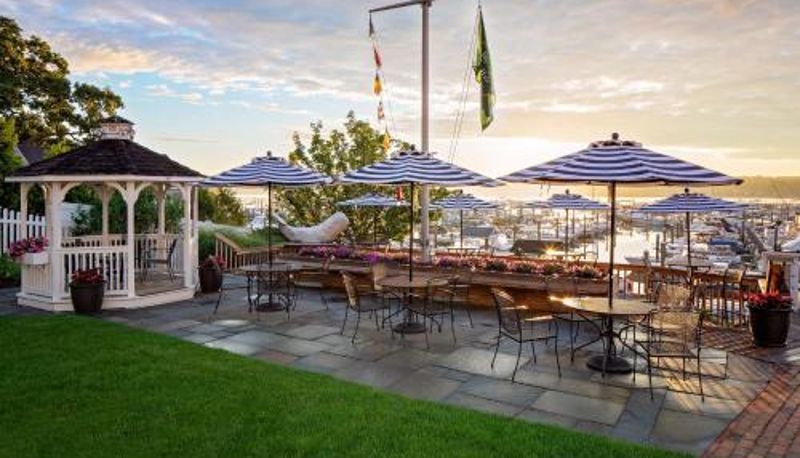Bilgi - Inn at Harbor Hill Marina