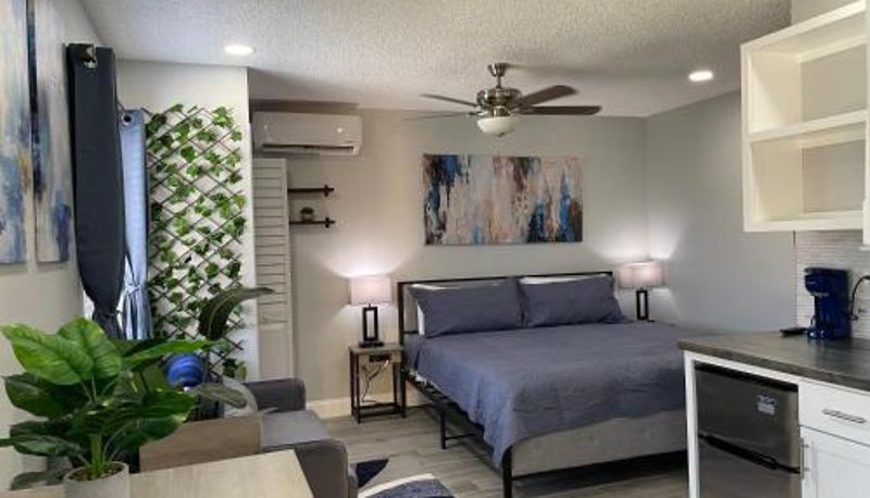 Zimmer - Sunny Palms Inn