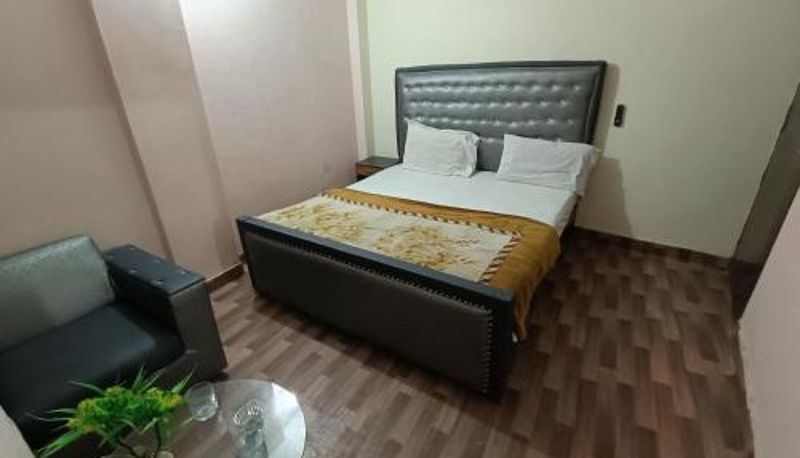 Info - Hotel Lahore City