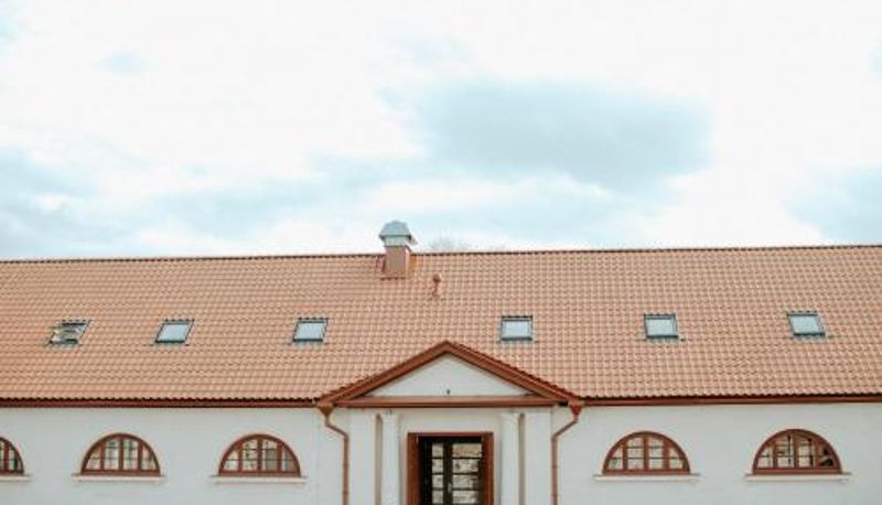 Frühstücksraum innerhalb des Restaurants - Nurmuižas viesnīca