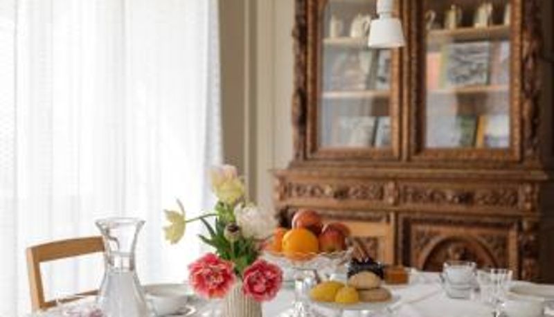 Frühstücksraum innerhalb des Restaurants - Villa Carisch