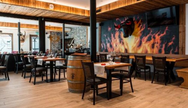 Frühstücksraum innerhalb des Restaurants - Melchtal Resort 4-Sterne Serviced Apartments