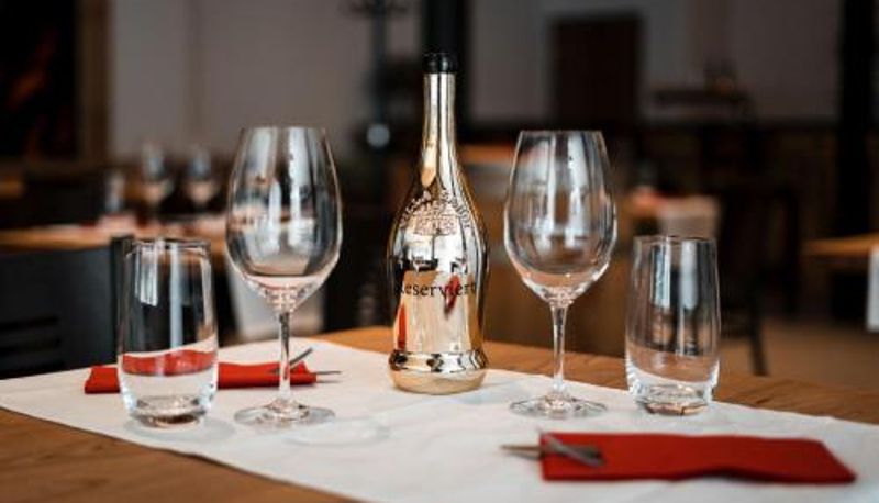 Frühstücksraum innerhalb des Restaurants - Melchtal Resort 4-Sterne Serviced Apartments