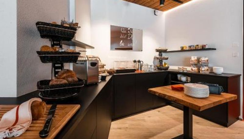 Frühstücksraum innerhalb des Restaurants - Melchtal Resort 4-Sterne Serviced Apartments
