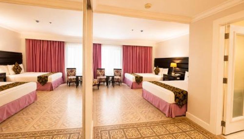 Suite - Fiesta Garden Hotel