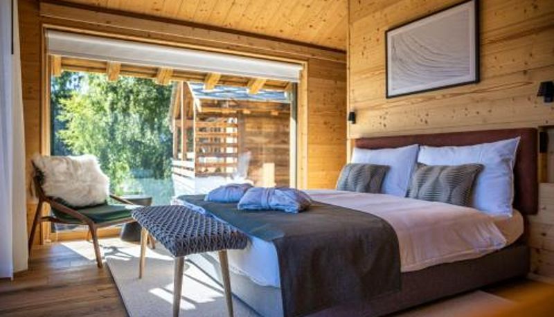 Info - MAD Retreat Hotel