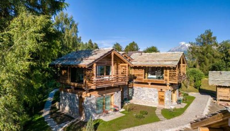 Info - MAD Retreat Hotel
