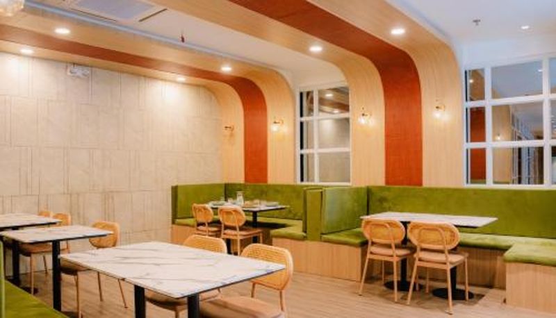 Frühstücksraum innerhalb des Restaurants - Cris Inn Tagum