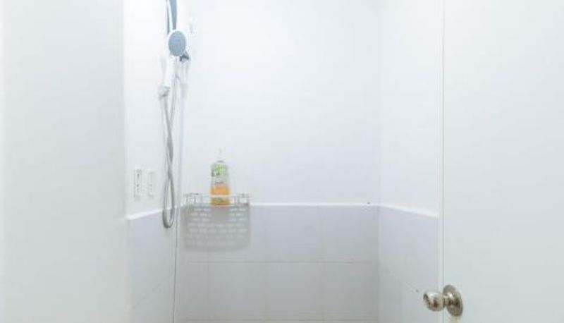 Badkamer - Eimys Place at Urban Deca Mandaluyong by RedDoorz