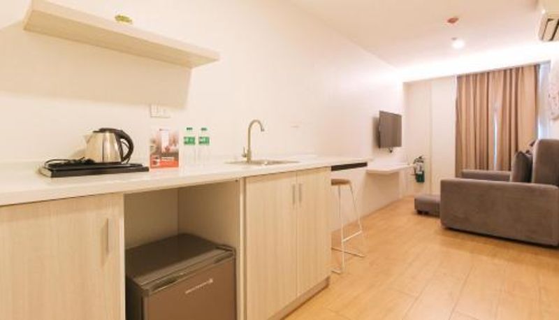 Habitación - RedDoorz Plus at La Belle Residences Makati City