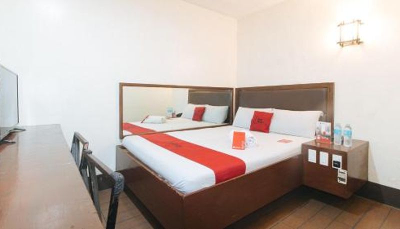 Info - RedDoorz @ Riches Holiday Hotel Avenida