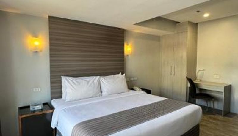 Suite - 1A Express Hotel