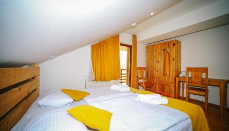 Tripla - Alpenhaus Kazbegi Hotel & Restaurant