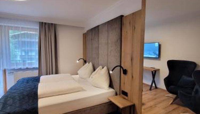 Bilgi - Hotel Sommerer - 100m to Ski Lift & 5 Min Walk to Hinterglemm Centre