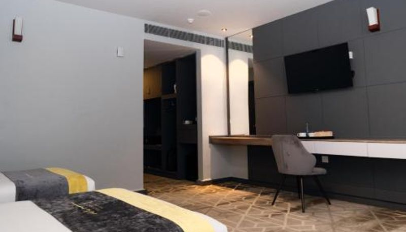 Oda - Male Manhattan Business Hotel