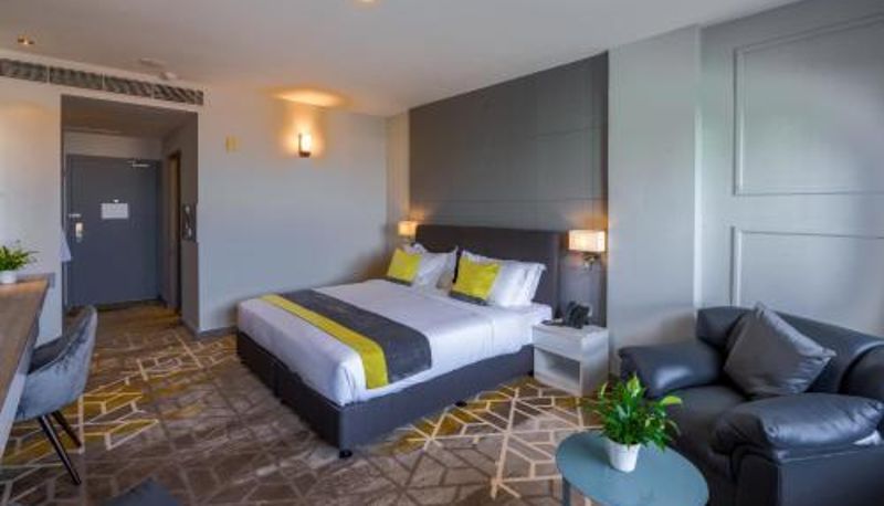 Oda - Male Manhattan Business Hotel
