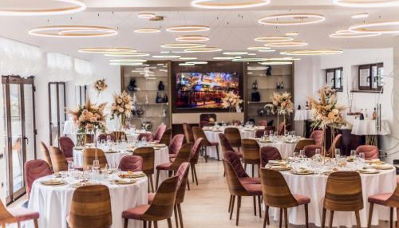 Sala śniadaniowa w restauracji - Villa Galleria