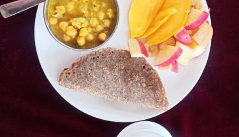 Frühstücksraum innerhalb des Restaurants - Bodhidham Yoga retreat Ashram