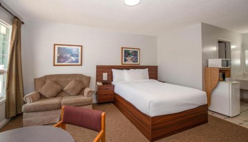 Camera - Coast Whitecourt Hotel