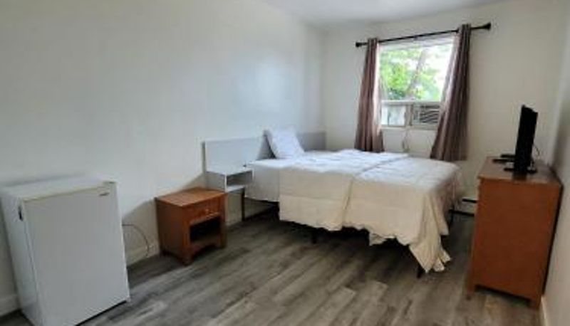 Camera - Vivian Motor Hotel