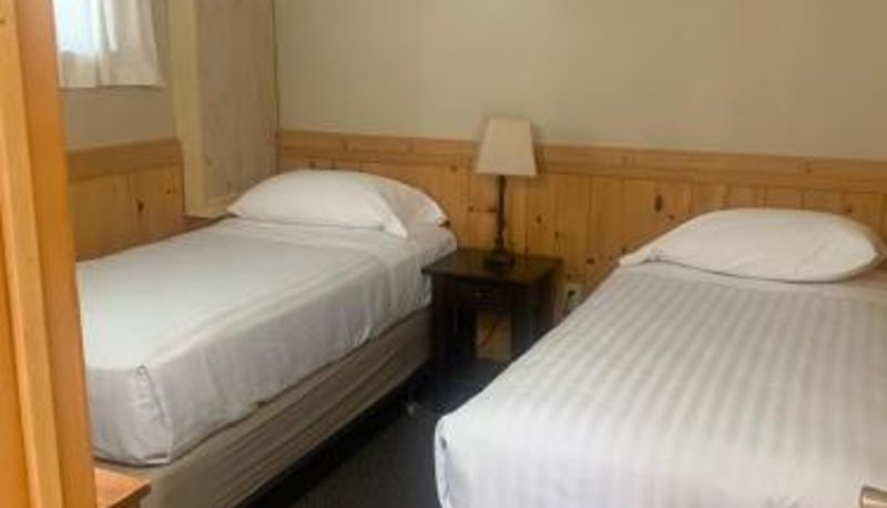 Kamer - Colonial Bay Motel and Cottages