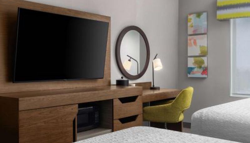 Camera - Hampton Inn & Suites by Hilton Orangeville ON