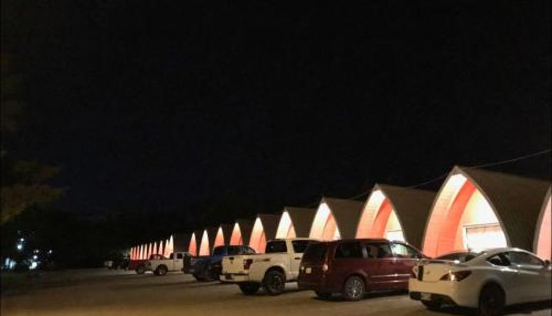 Información - The little chalet motel