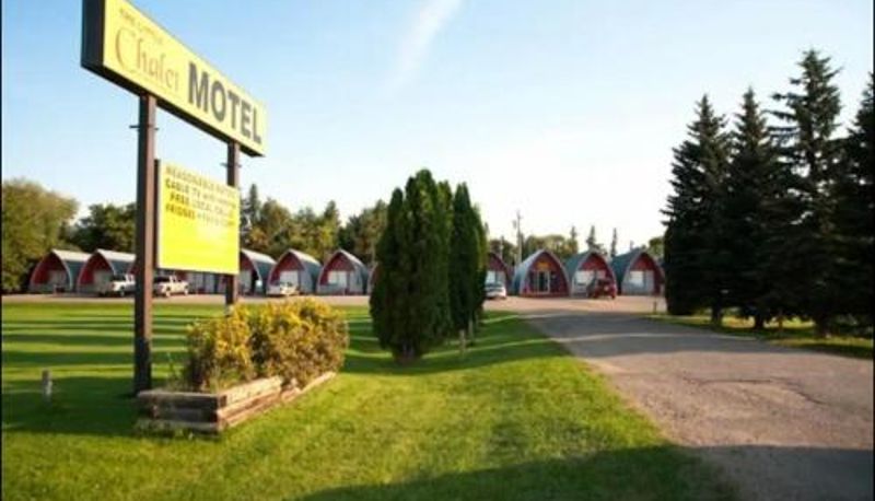 Información - The little chalet motel