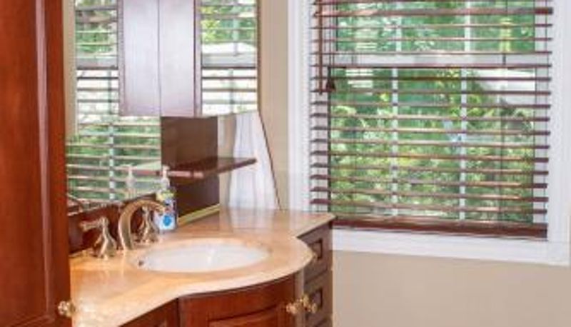 Banyo - Upper Canada Coach House
