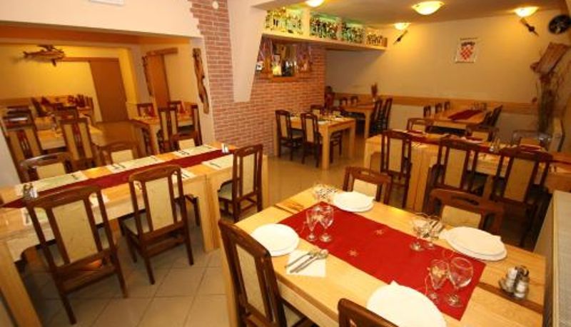 Sala prima colazione all'interno del ristorante - Kod Ribiča