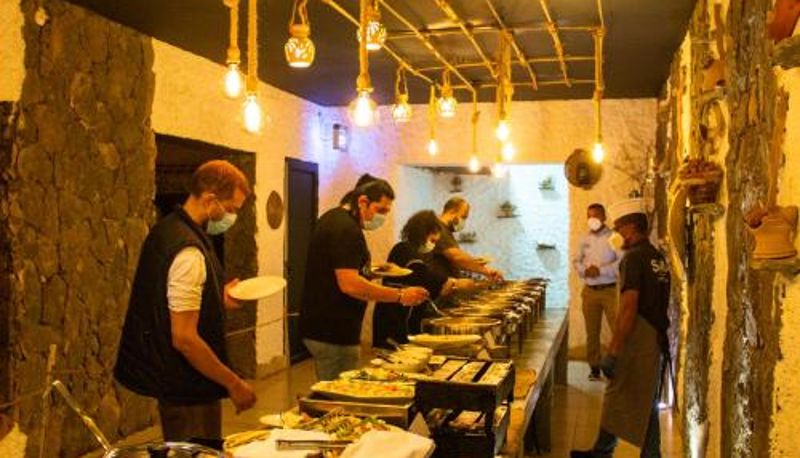 Sala prima colazione all'interno del ristorante - Sama Jabal Shams Resort