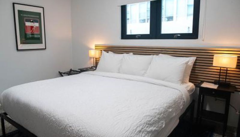 Pokój - The Looking Glass Hotel