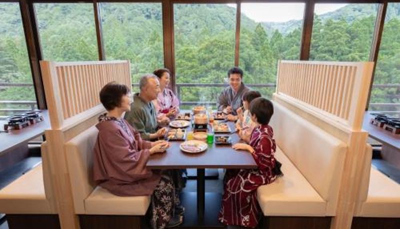 Frühstücksraum innerhalb des Restaurants - Ooedo Onsen Monogatari Premium Yoshinoya Irokuen