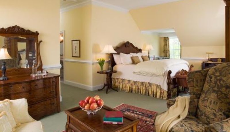 Oda - Inn at Warner Hall