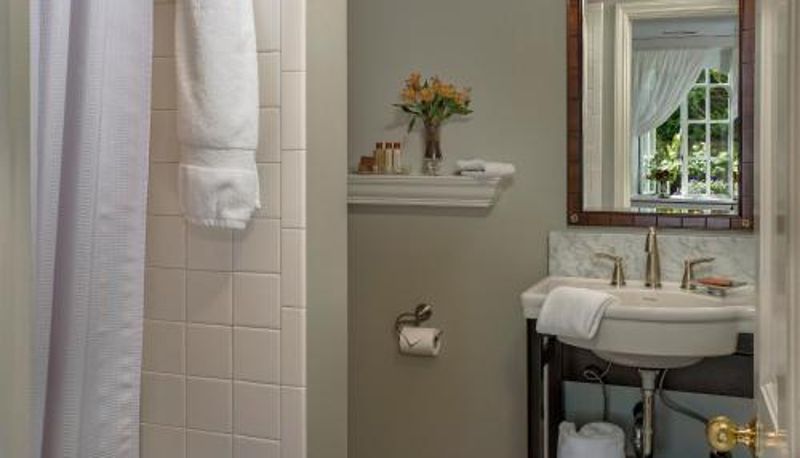 Banyo - Ravenscroft Inn