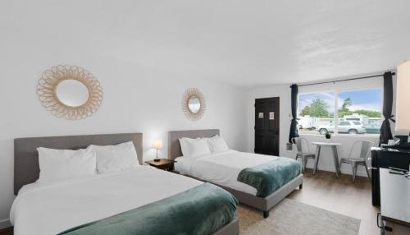 Zimmer - Silver Sands Motel
