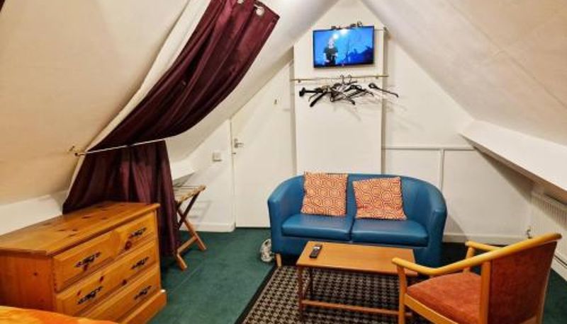 Zimmer - Tradesmen Inn 3-BR 6-beds & Gated Parking