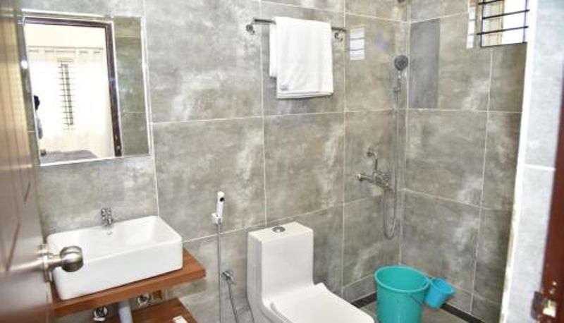 Cuarto de baño - Private Rooms & Villas Murudeshwar Coastal Pearl Home Stay